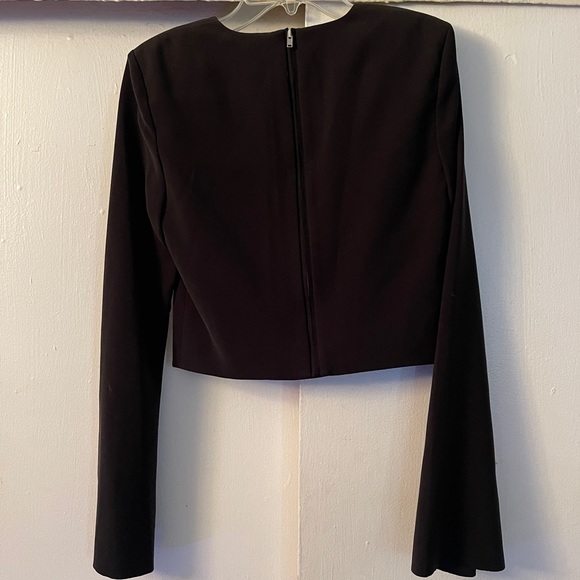 NWT Elizabeth and James crop top with flared bell sleeves - Picture 5 of 6